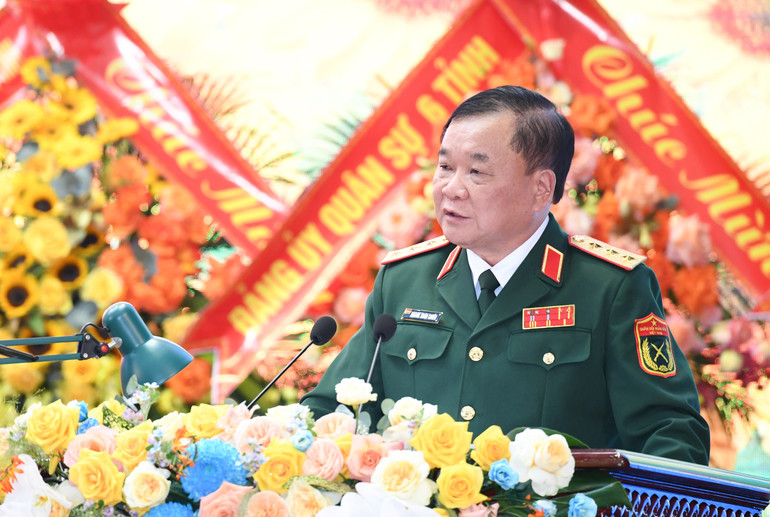 Thượng tướng Hoàng Xuân Chiến phát biểu tại Đại hội. quan-khu-2-25.jpg
