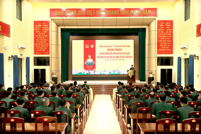 Quang cảnh lễ khai mạc. z7086742151096-e423b74d9272164873b620f276a4aa6c.jpg