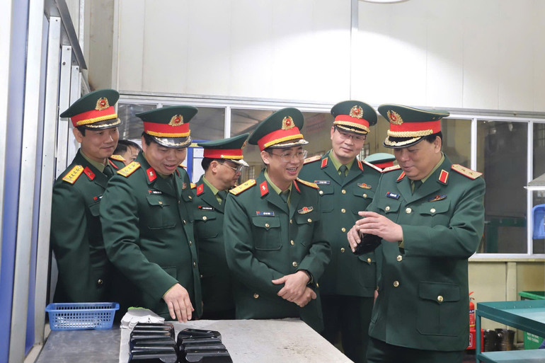 hoa-quang-tuan-175.jpg