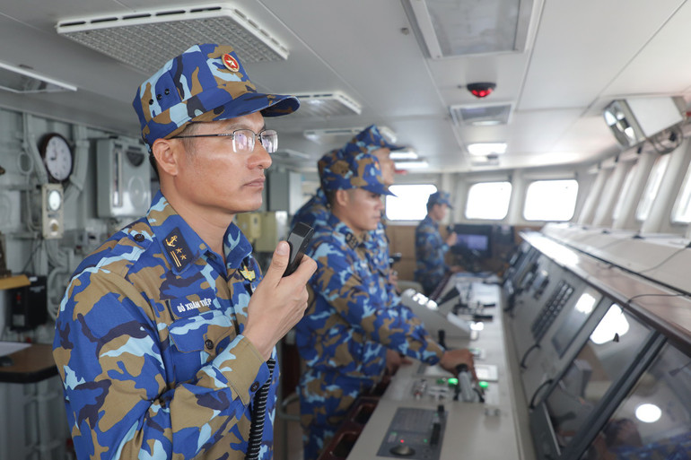 Cán bộ, thủy thủ Lữ đoàn 162, Vùng 4 tham gia luyện tập. 3.jpg