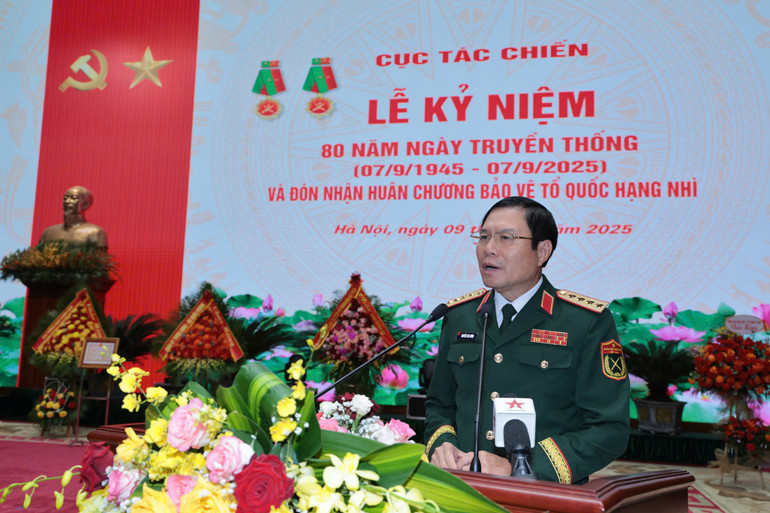 Đại tướng Nguyễn Tân Cương, Ủy viên Trung ương Đảng, Ủy viên Thường vụ Quân ủy Trung ương, Tổng Tham mưu trưởng Quân đội nhân dân Việt Nam, Thứ trưởng Quốc phòng phát biểu chỉ đạo tại buổi lễ. z6889500465243-decba9be4736119221dc89b3a512a14d.jpg