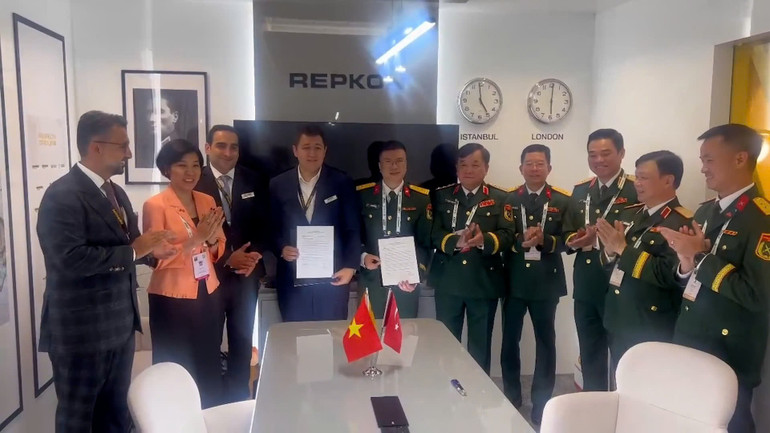 Tập đoàn Công nghiệp-Viễn thông Quân đội Viettel và Công ty Repkon/Thổ Nhĩ Kỳ đã ký biên bản cuộc họp tái khẳng định cam kết chung trong việc thúc đẩy trao đổi kỹ thuật giữa hai bên. img-1753331477610-1753332178386.jpg
