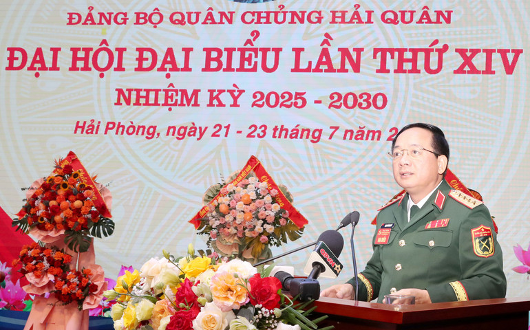 Đại tướng Trịnh Văn Quyết, Bí thư Trung ương Đảng, Ủy viên Thường vụ Quân ủy Trung ương, Chủ nhiệm Tổng cục Chính trị Quân đội nhân dân Việt Nam phát biểu chỉ đạo Đại hội. ad0i6604.jpg