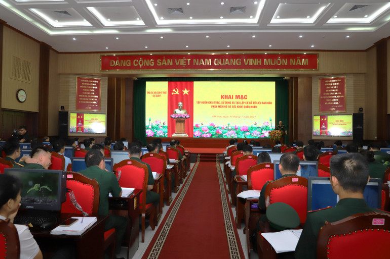 Quang cảnh buổi tập huấn. z6858510781784-59b45e565d8cf5322909a8f2293c0b20.jpg