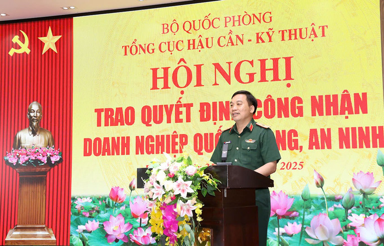 Thiếu tướng Nguyễn Trọng Thiện, Phó Chủ nhiệm Tổng cục Hậu cần–Kỹ thuật phát biểu chỉ đạo tại hội nghị. z6860229578526-194b6bf252601d4e3a168034035f1b3f.jpg