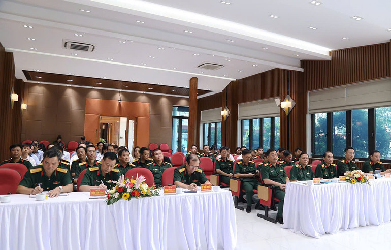 Các đại biểu dự hội nghị. z6860229756548-d39d2155ecd33f19ec8aa4c5f7538f9e.jpg