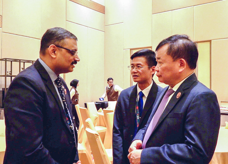 Thượng tướng Hoàng Xuân Chiến tiếp xúc song phương Đại tá Anurag Srivastava, Cố vấn hợp tác quốc tế, Bộ Quốc phòng Ấn Độ. qpqt-9.jpg