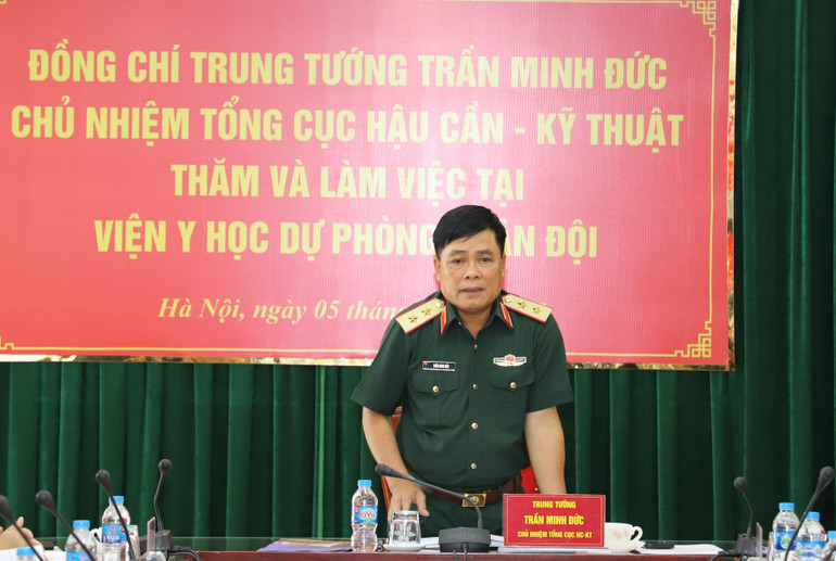 Trung tướng Trần Minh Đức chủ trì buổi làm việc. z6979760541423-3f7d8f8896c31988cb598e995650df90.jpg