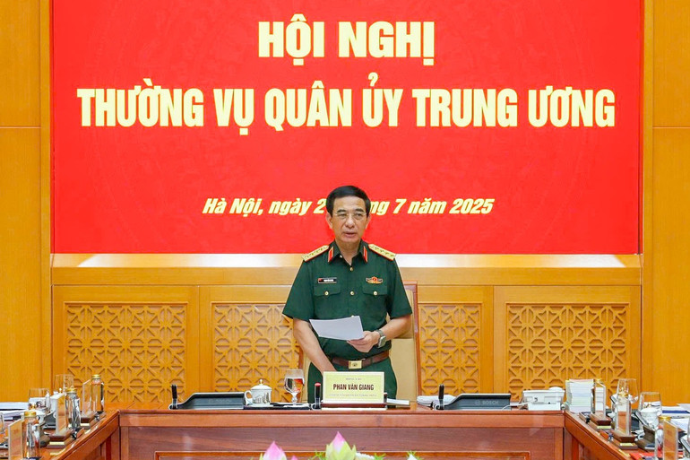 Đại tướng Phan Văn Giang phát biểu chỉ đạo hội nghị. z6826218129864-5945179a1dd80d2f5129abc09dac102b-5703.jpg