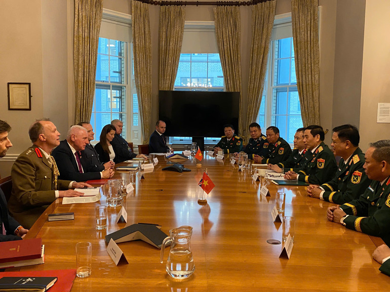 Scena întâlnirii. z7167486665433-903ff504ba0c996b7c5ac9ce9c4bb323.jpg