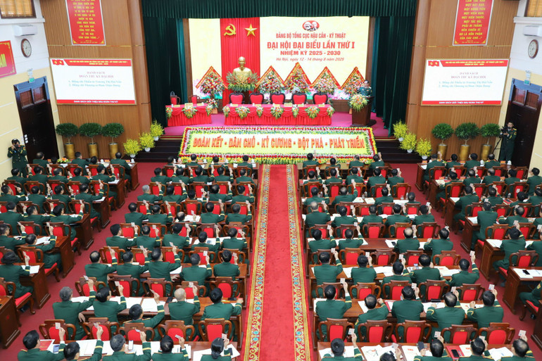 Quang cảnh đại hội. z6899783225263-7a10e0948bf68c6c7b503ec6b231b454.jpg