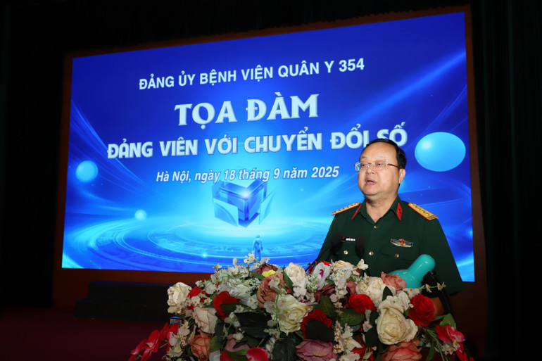 Đại tá Nguyễn Ngọc Du, Bí thư Đảng ủy, Chính ủy Bệnh viện Quân y 354 phát biểu kết luận. 4-1589.jpg