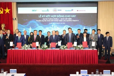 Toàn cảnh lễ ký kết.