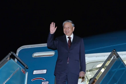 Tổng Bí thư Tô Lâm rời Hà Nội, lên đường thăm cấp Nhà nước tới Triều Tiên và dự Lễ kỷ niệm 80 năm thành lập Đảng Lao động Triều Tiên từ ngày 9-11/10/2025. (Ảnh: Thống Nhất/TTXVN)