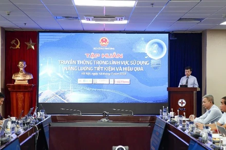 Toàn cảnh Hội nghị tập huấn truyền thông trong lĩnh vực sử dụng năng lượng tiết kiệm và hiệu quả. (Ảnh: LÊ CHI)