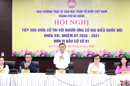 Đồng chí Trần Cẩm Tú, Ủy viên Bộ Chính trị, Thường trực Ban Bí thư, Bí thư Đảng ủy các cơ quan Đảng Trung ương và các ứng cử viên dự hội nghị tại điểm cầu Ủy ban nhân dân thành phố Đà Nẵng.