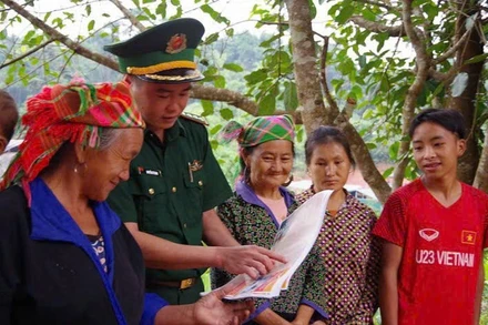 Lực lượng Biên phòng tuyên truyền về phòng chống mua bán người. (Nguồn: Bộ đội Biên phòng)