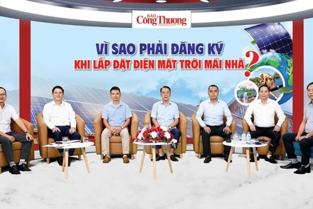 Toàn cảnh Tọa đàm "Vì sao bắt buộc đăng ký điện mặt trời mái nhà?". 