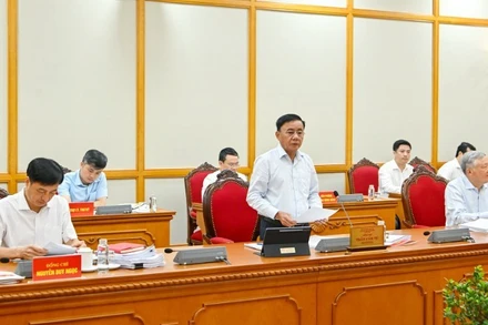 Tổ công tác của Bộ Chính trị làm việc với các ban thường vụ tỉnh ủy, thành ủy về tổ chức Đại hội đảng bộ nhiệm kỳ 2025-2030. (Ảnh: THỦY NGUYÊN)