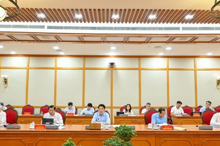 Tổ công tác của Bộ Chính trị làm việc với Ban Thường vụ Tỉnh ủy Cao Bằng và Ban Thường vụ Thành ủy Huế. (Ảnh: Thủy Nguyên)