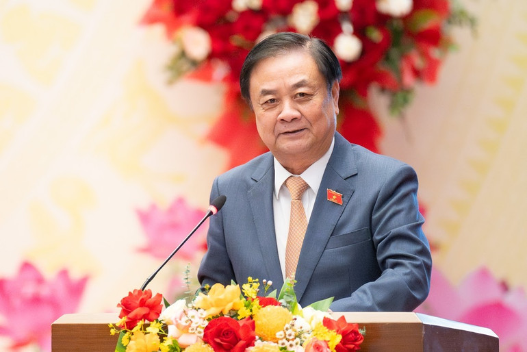 Deputy Speaker of the National Assembly Le Minh Hoan delivers a speech at the conference. (Photo: Vu Hieu) z817086.jpg