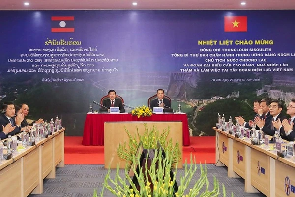 Đoàn đại biểu cấp cao Đảng, Nhà nước Lào làm việc tại Tập đoàn Điện lực Việt Nam.