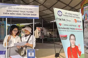 Sở Công thương Hải Phòng khuyến khích doanh nghiệp, người dân tham gia sàn giao dịch thương mại điện tử và thanh toán không dùng tiền mặt. (Ảnh minh họa: Lê Hiệp)