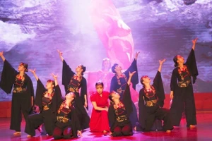 Tiết mục của các nghệ sĩ Nhật Bản tại Chương trình.