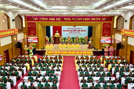 Quang cảnh Đại hội đại biểu Đảng bộ Quân khu 7 lần thứ XI.