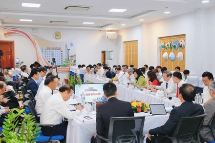 Quang cảnh buổi tọa đàm triển khai Nghị quyết 72 tại Bệnh viện Từ Dũ.