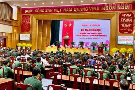 Quang cảnh hội thảo khoa học tại Quân khu 7. 