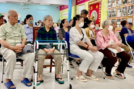 Người cao tuổi thuộc đối tượng dễ bị tổn thương bởi virus hợp bào hô hấp.