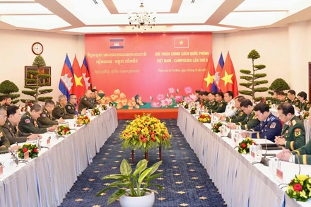 Quang cảnh buổi đối thoại chính sách quốc phòng Việt Nam-Campuchia. 