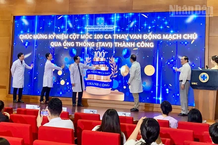 Bệnh viện Đại học Y dược Thành phố Hồ Chí Minh ghi dấu mốc 100 ca TAVI thành công.