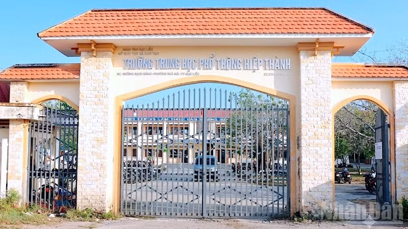 Trường trung học phổ thông Hiệp Thành (phường Hiệp Thành, tỉnh Cà Mau), nơi có nhiều cá nhân bị đề nghị kiểm điểm vì sai phạm đến hợp đồng thỉnh giảng.