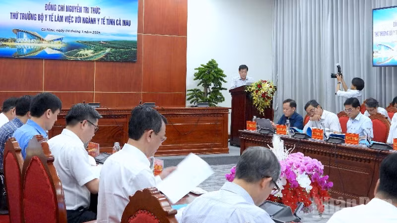 Quang cảnh buổi làm việc của Bộ Y tế với Ủy ban nhân dân tỉnh Cà Mau vào chiều muộn 4/3.