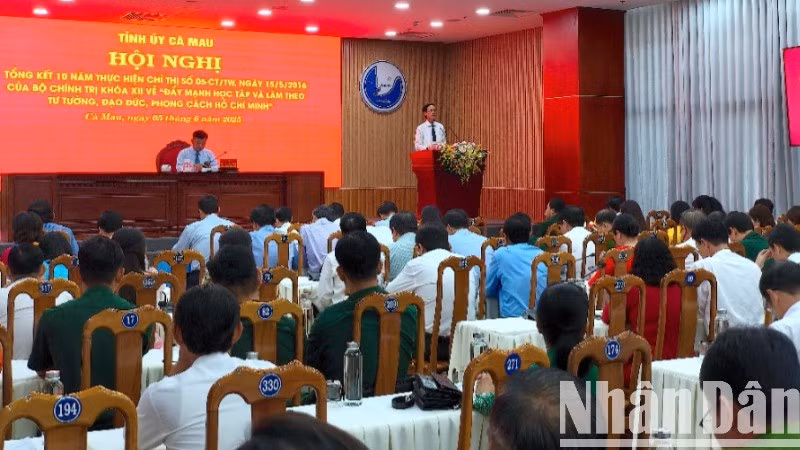 Tỉnh ủy Cà Mau hội nghị tổng kết 10 năm thực hiện Chỉ thị của Bộ Chính trị về đẩy mạnh học tập và làm theo gương Bác. 