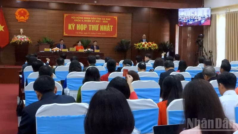 Hội đồng nhân dân tỉnh Cà Mau họp kỳ đầu tiên ngay sau hợp nhất tỉnh.