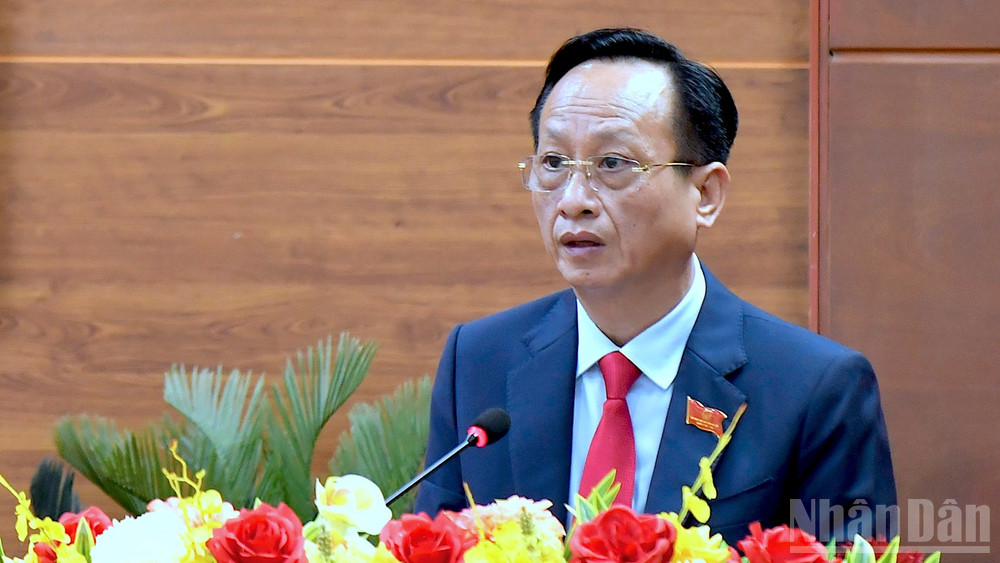 Chủ tịch Hội đồng nhân dân tỉnh Cà Mau Phạm Văn Thiều phát biểu bế mạc kỳ họp thứ nhất. ndo_br_thieu-8-5610.jpg