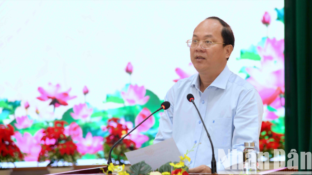 Bí thư Tỉnh ủy Cà Mau Nguyễn Hồ Hải phát biểu tại hội nghị bàn giao. ban-giao-1-9587.jpg