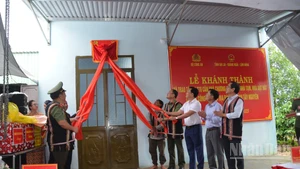 Mỗi căn nhà được trao là một món quà quý giá góp phần hiện thực hóa giấc mơ an cư cho bà con nghèo.