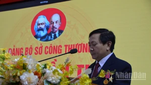Bí thư Đảng ủy Sơ Công thương phát biểu khai mạc Đại hội.