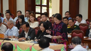Cộng đồng doanh nghiệp thảo luận sôi nổi, thẳng thắn, đồng thời có nhiều đề xuất, đóng góp thiết thực. 