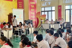 Giờ học của các em ở Trường tiểu học và trung học cơ sở Hải Sơn, xã Hải Sơn. 