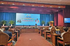 Quang cảnh buổi họp.