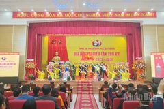 Biểu diễn văn nghệ chào mừng Đại hội.