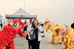 Du khách tàu biển quốc tế đến "xông đất" Hạ Long trong ngày 1/1/2026.