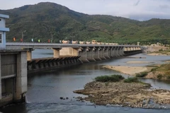 Đập dâng Văn Phong.