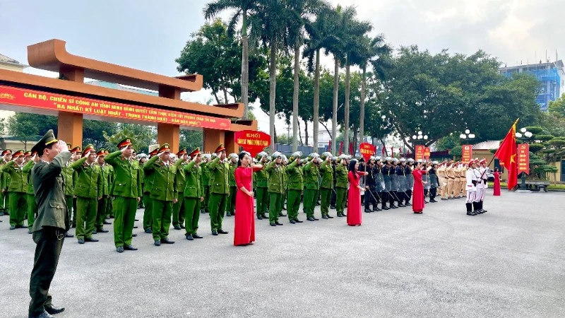 Các lực lượng "Tổ công tác đặc biệt-35" tại buổi lễ.