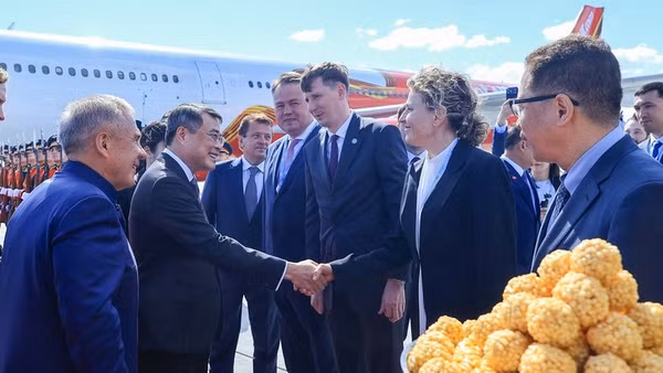 Thủ tướng Chính phủ Lê Minh Hưng đến Kazan, bắt đầu chuyến công tác tại Liên bang Nga. (Ảnh: VGP/Nhật Bắc)